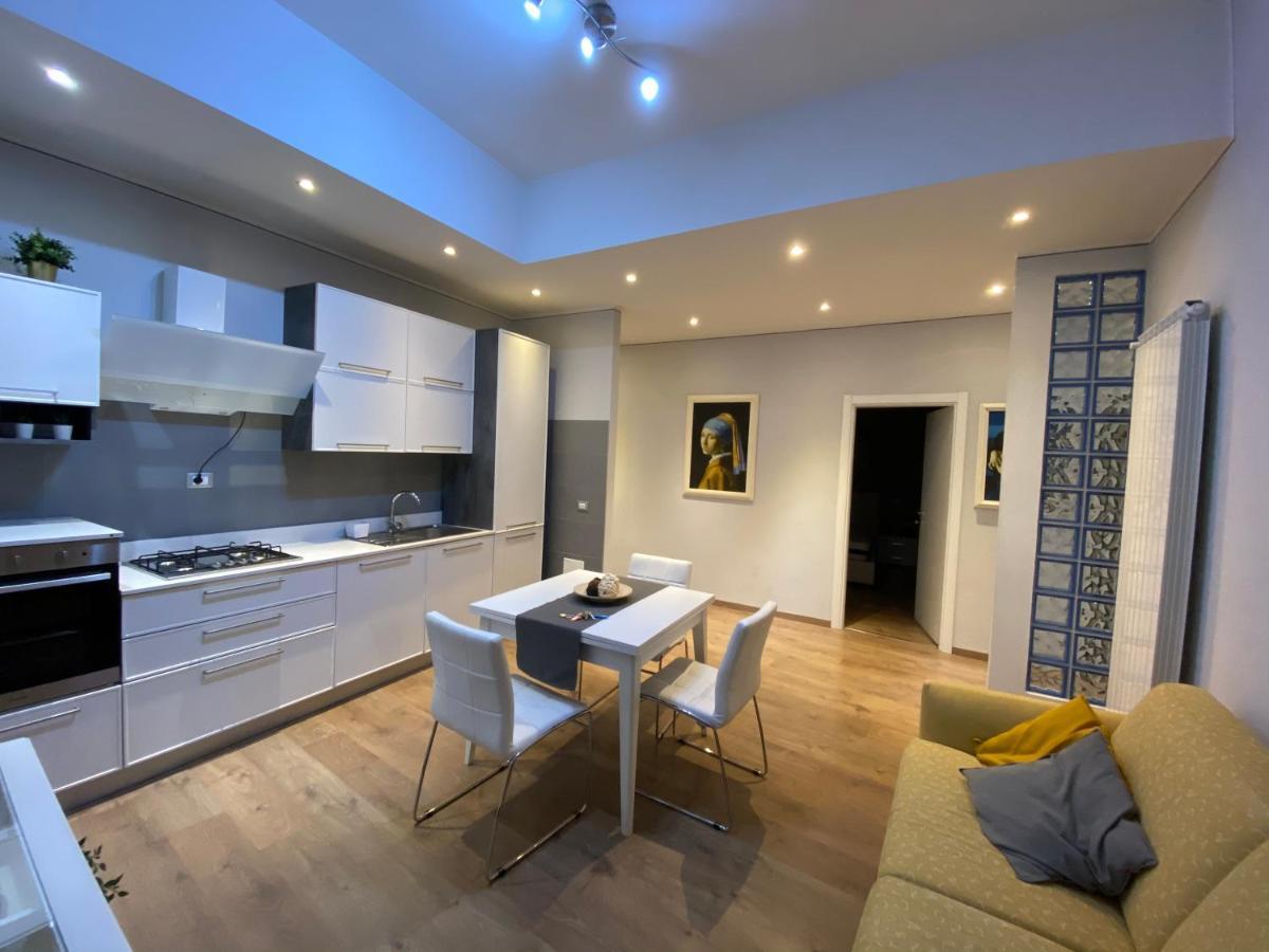 Marina Apartment & Suite Verbania Exteriör bild